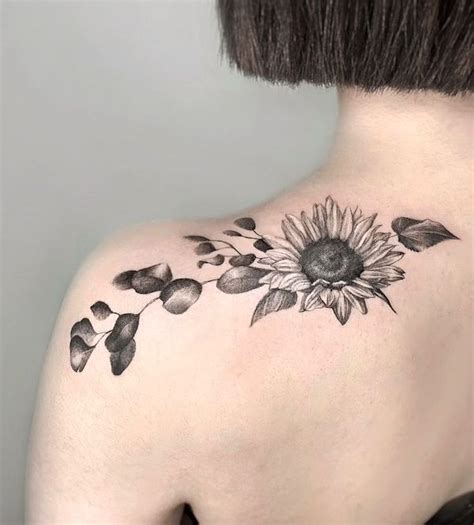 tatuaggio fiori braccio femminile|98 bellissimi tatuaggi con fiori e significato